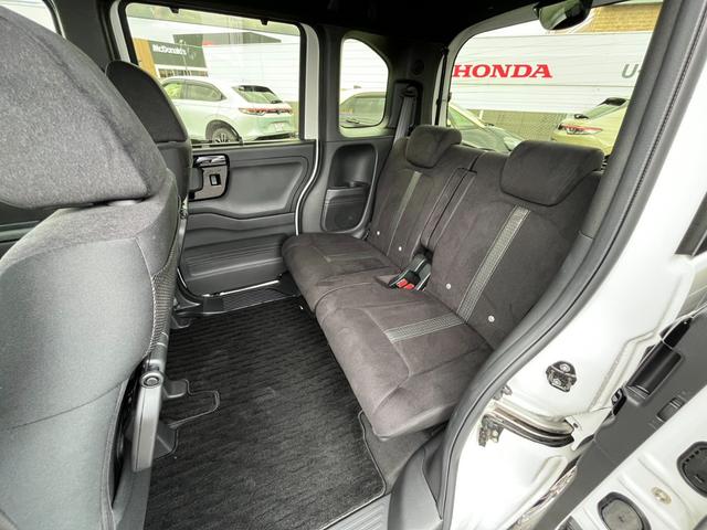 Ｎ－ＢＯＸカスタム Ｌ　純正ナビ／フルセグ／ＢＴ／ドラレコ／ＥＴＣ／バックモニター／リアセンサー　Ｐソナー　禁煙　１オーナー　サイドエアバッグ　ナビＴＶ　Ａストップ　シートヒータ　ベンチシート　キーフリーシステム　リアカメ（10枚目）