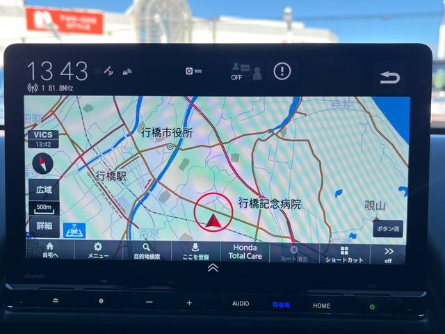 フリード ｅ：ＨＥＶクロスター　元デモカー／純正１１インチナビ／フルセグ／ドラレコ前後／ＥＴＣ／バックモニター　ワンオーナー　ＥＴＣ装備　Ｓヒーター　衝突軽減ブレーキシステム　禁煙車　オートエアコン　ＬＥＤライト　パーキングセンサー（13枚目）