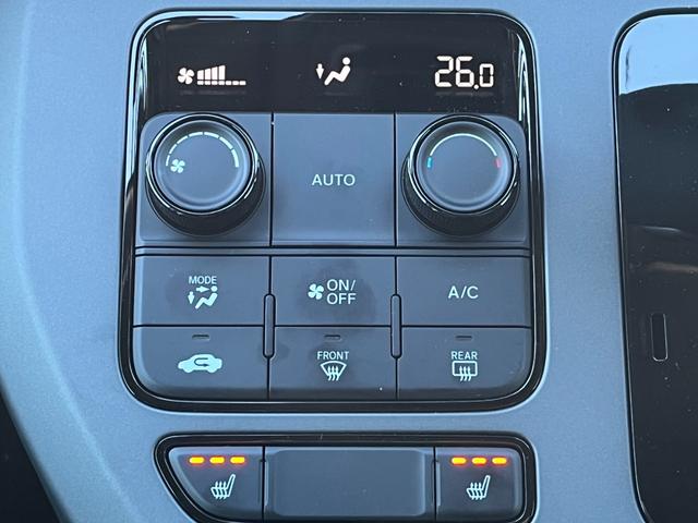 フリード ｅ：ＨＥＶクロスター　元デモカー／純正１１インチナビ／フルセグ／ドラレコ前後／ＥＴＣ／バックモニター　ワンオーナー　ＥＴＣ装備　Ｓヒーター　衝突軽減ブレーキシステム　禁煙車　オートエアコン　ＬＥＤライト　パーキングセンサー（19枚目）