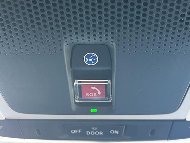 フリード ｅ：ＨＥＶクロスター　元デモカー／純正１１インチナビ／フルセグ／ドラレコ前後／ＥＴＣ／バックモニター　ワンオーナー　ＥＴＣ装備　Ｓヒーター　衝突軽減ブレーキシステム　禁煙車　オートエアコン　ＬＥＤライト　パーキングセンサー（23枚目）