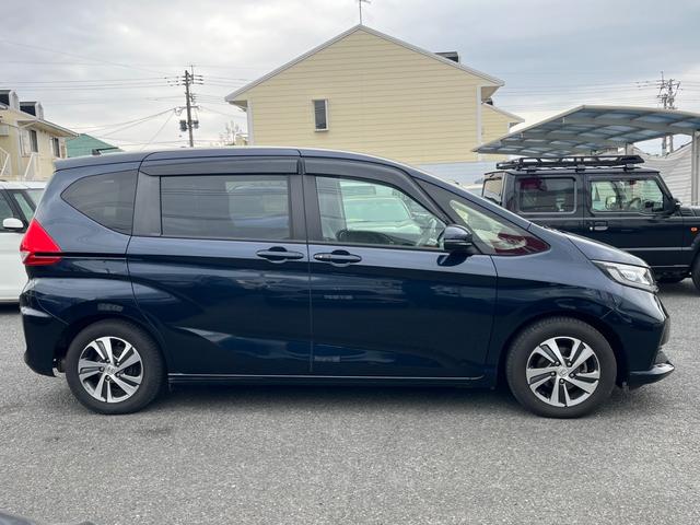 フリード Ｇ・ホンダセンシング　Ｓパッケージ／カーテンエアバッグ／純正８インチナビ／フルセグ／ドラレコ／ＥＴＣ／バックモニター　Ｆセグ　追突被害軽減ブレーキ　ｉストップ　Ｗエアバッグ　パワーウィンドウ　１オ－ナ－　スマートキ　禁煙（3枚目）