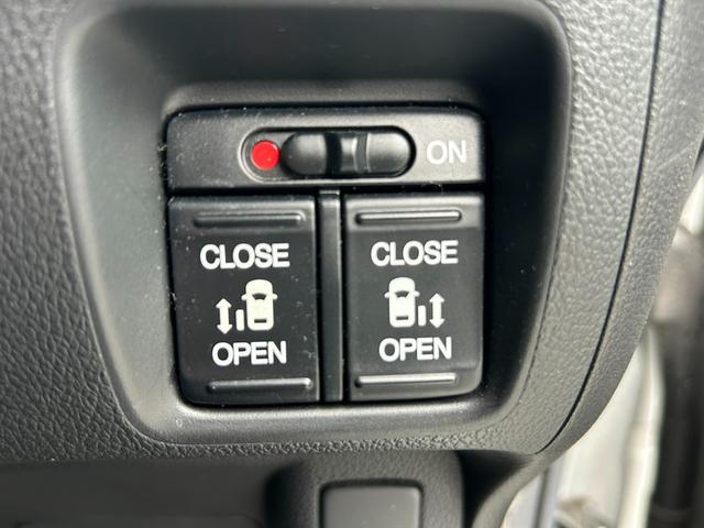 N-BOXカスタム G・ターボパッケージ 社外ナビ・フルセグTV・両側オートスライドドア セキュリティ フルセグテレビ パワーウインドウ スマートキープッシュスタート ナビ&TV 禁煙 ESC キーレスエントリー オートクルーズコントロール(17枚目)