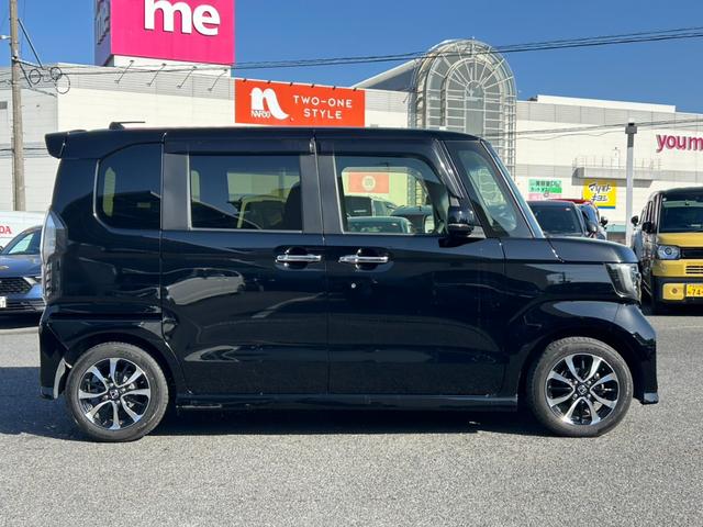 Ｎ－ＢＯＸカスタム Ｇ・ＥＸホンダセンシング　純正ナビ／バックカメラ／ＥＴＣ／ドラレコ　衝突被害軽減装置　エアコン　盗難防止システム　ＰＷ　両側スライド片側電動ドア　ドライブレコーダー　キーフリーシステム　ナビＴＶ　サイドエアバッグ　ＡＢＳ（4枚目）