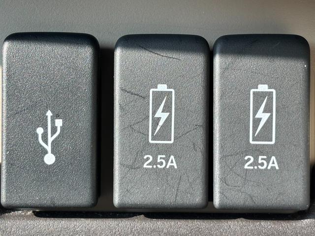 Ｎ－ＢＯＸ Ｇ・Ｌホンダセンシング　８インチナビ／フルセグ／ＥＴＣ／ドラレコ前後　レーダブレーキ　Ｓヒータ　Ａストップ　禁煙　ＥＳＣ　キーフリーシステム　ＬＥＤライト　フルセグ対応　バックＭ　ＴＶナビ　ＵＳＢ　スマートキー　クルコン（18枚目）