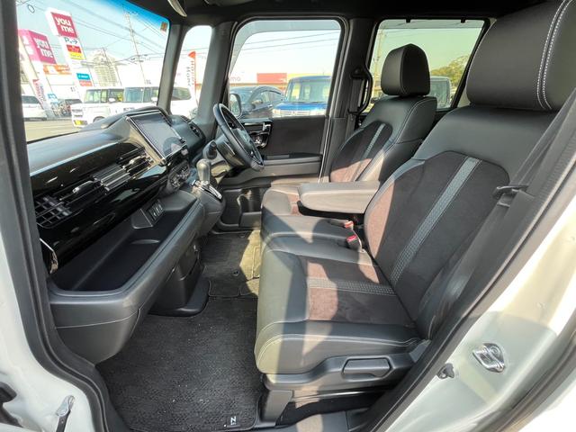 Ｎ－ＢＯＸカスタム Ｌターボ　純正８インチナビ／フルセグ／ドラレコ／ＥＴＣ／バックモニター　地デジチューナー　衝突軽減ブレーキサポート　ＬＥＤヘッドライ　禁煙　アイドリングＳ　ターボエンジン　ＰＳ　カーテンエアバック　シートヒータ（9枚目）