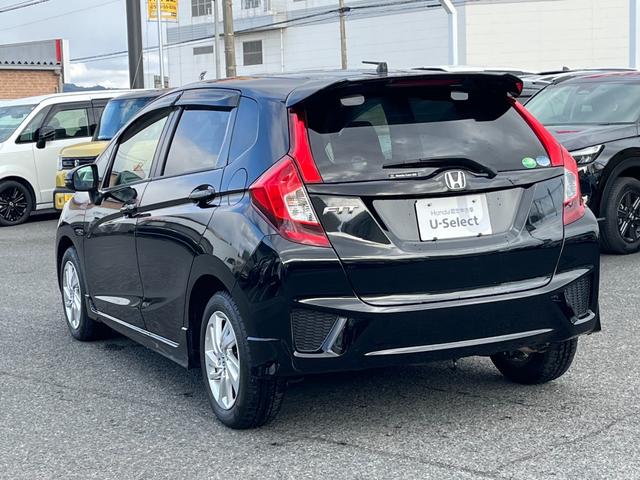 フィット １３Ｇ・Ｓパッケージ　純正ナビ／フルセグ／ＢＴ／ＥＴＣ　地デジフルセグ　ナビＴＶ　エアコン　ＤＶＤ再生　イモビライザー　パワーウインドウ　ＥＳＣ　スマートキー　キーレス　Ｗエアバック　アイドリングストップ　ＡＢＳ（6枚目）