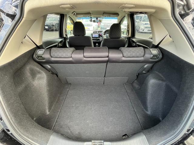 フィット １３Ｇ・Ｓパッケージ　純正ナビ／フルセグ／ＢＴ／ＥＴＣ　地デジフルセグ　ナビＴＶ　エアコン　ＤＶＤ再生　イモビライザー　パワーウインドウ　ＥＳＣ　スマートキー　キーレス　Ｗエアバック　アイドリングストップ　ＡＢＳ（11枚目）