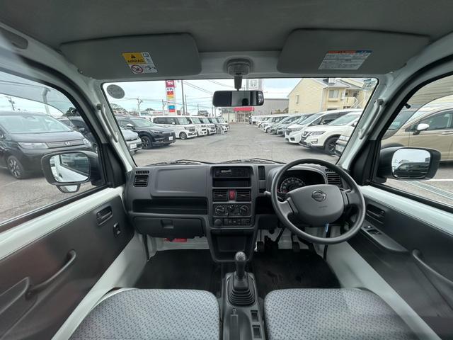 ＮＴ１００クリッパートラック ＤＸ　４ＷＤ／５ＭＴ／クリアランスソナー／パワーウィンドウ　エアＢ　ダブルエアバッグ　１オーナー　禁煙車　ＡＣ　ＰＳ　パワーウインドウ　ＡＢＳ　リモコンキー（7枚目）