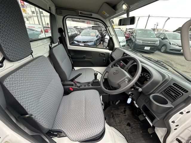 ＮＴ１００クリッパートラック ＤＸ　４ＷＤ／５ＭＴ／クリアランスソナー／パワーウィンドウ　エアＢ　ダブルエアバッグ　１オーナー　禁煙車　ＡＣ　ＰＳ　パワーウインドウ　ＡＢＳ　リモコンキー（8枚目）