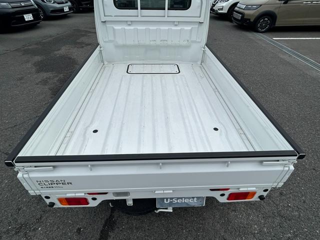 ＮＴ１００クリッパートラック ＤＸ　４ＷＤ／５ＭＴ／クリアランスソナー／パワーウィンドウ　エアＢ　ダブルエアバッグ　１オーナー　禁煙車　ＡＣ　ＰＳ　パワーウインドウ　ＡＢＳ　リモコンキー（10枚目）