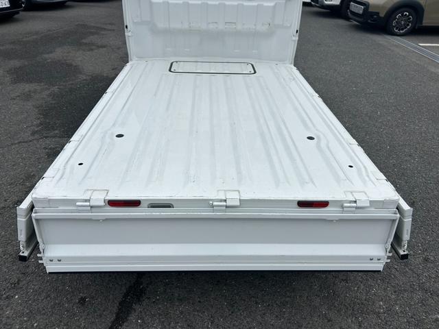 ＮＴ１００クリッパートラック ＤＸ　４ＷＤ／５ＭＴ／クリアランスソナー／パワーウィンドウ　エアＢ　ダブルエアバッグ　１オーナー　禁煙車　ＡＣ　ＰＳ　パワーウインドウ　ＡＢＳ　リモコンキー（11枚目）