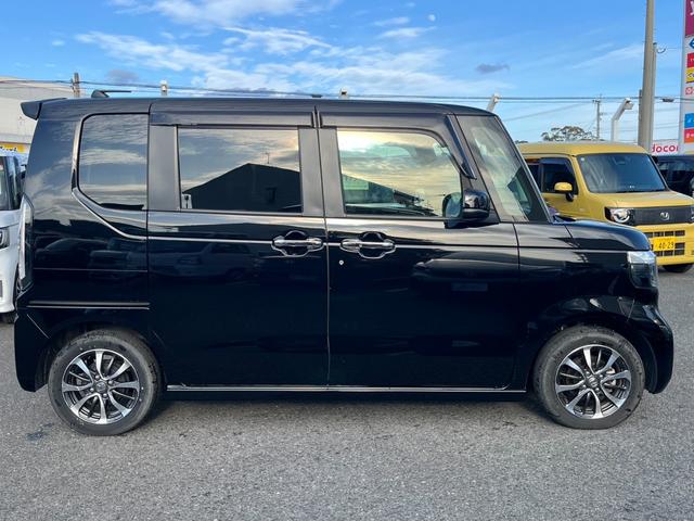 N-BOXカスタム ベースグレード 純正8インチナビ/フルセグ/BT/バックモニター/ETC/ドラレコ Pソナー ナビテレビ レーダーブレーキサポート ETC装備 地デジ対応 サイドエアバック 禁煙 Sヒータ 横滑り防止 USB Bカメ(4枚目)