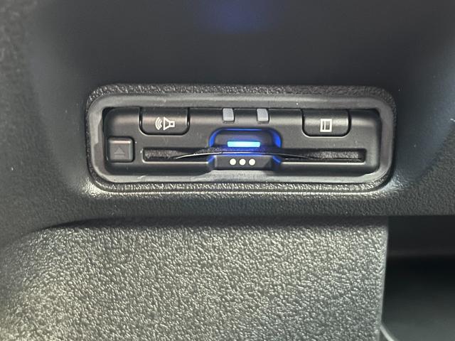 N-BOXカスタム ベースグレード 純正8インチナビ/フルセグ/BT/バックモニター/ETC/ドラレコ Pソナー ナビテレビ レーダーブレーキサポート ETC装備 地デジ対応 サイドエアバック 禁煙 Sヒータ 横滑り防止 USB Bカメ(17枚目)