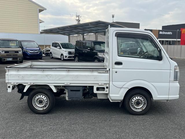 キャリイトラック ＫＣエアコン・パワステ　ＡＴ／パート４ＷＤ／ラジオ／エアコン／パワステ　４ＷＤ車　ＳＲＳ　デュアルエアバッグ　ＰＳ　禁煙（4枚目）