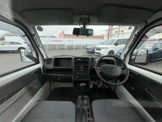 キャリイトラック ＫＣエアコン・パワステ　ＡＴ／パート４ＷＤ／ラジオ／エアコン／パワステ　４ＷＤ車　ＳＲＳ　デュアルエアバッグ　ＰＳ　禁煙（8枚目）