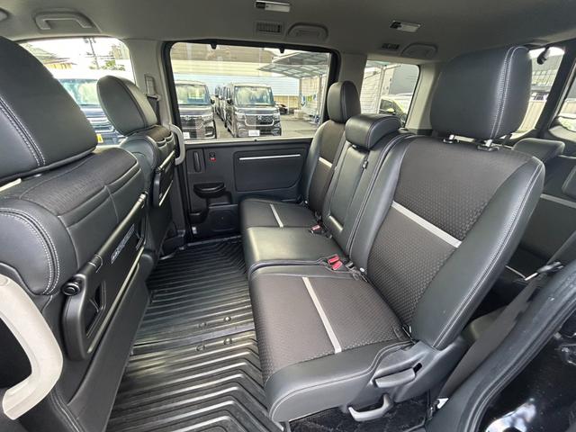 ステップワゴンスパーダ スパーダ・クールスピリットホンダセンシング　１０インチナビ／フルセグ／後席フリップダウンモニター／ドラレコ前後　スマートキ－　リヤカメラ　オートエアコン　アクティブクルーズ　イモビ　シートＨ　キーフリー　カーテンエアバック　アイドリングＳＴＯＰ（10枚目）