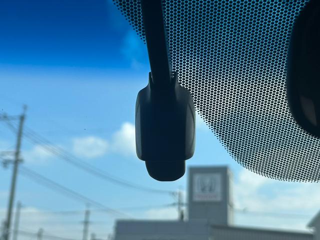 ステップワゴンスパーダ スパーダ・クールスピリットホンダセンシング　１０インチナビ／フルセグ／後席フリップダウンモニター／ドラレコ前後　スマートキ－　リヤカメラ　オートエアコン　アクティブクルーズ　イモビ　シートＨ　キーフリー　カーテンエアバック　アイドリングＳＴＯＰ（18枚目）