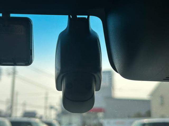 N-BOXカスタム L 純正ナビ/フルセグTV/Bluetooth/ドラレコ前後/ETC シートヒーター付き 助手席エアバック 禁煙 Bカメ 1オーナ ナビ・TV LED エアバッグ パワーウインドウ クルコン エアコン(17枚目)