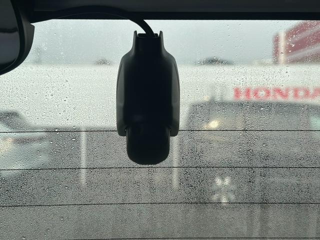 N-BOXカスタム L 純正ナビ/フルセグTV/Bluetooth/ドラレコ前後/ETC シートヒーター付き 助手席エアバック 禁煙 Bカメ 1オーナ ナビ・TV LED エアバッグ パワーウインドウ クルコン エアコン(18枚目)