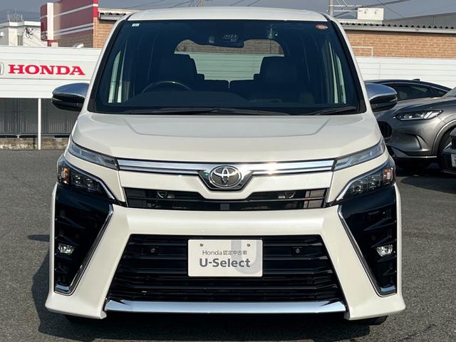 ヴォクシー ＺＳ煌ＩＩＩ　アルパインナビ＆フリップダウン／ドラレコ／ＥＴＣ／バックモニター　ヘッドライトＬＥＤ　Ｃセンサー　ＤＶＤ再生可　ワンオーナー車　リヤカメラ　ＥＴＣ車載器　地デジＴＶ　セキュリティアラーム　リアエアコン（2枚目）