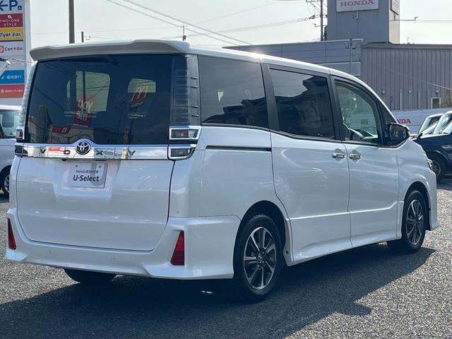 ヴォクシー ＺＳ煌ＩＩＩ　アルパインナビ＆フリップダウン／ドラレコ／ＥＴＣ／バックモニター　ヘッドライトＬＥＤ　Ｃセンサー　ＤＶＤ再生可　ワンオーナー車　リヤカメラ　ＥＴＣ車載器　地デジＴＶ　セキュリティアラーム　リアエアコン（5枚目）