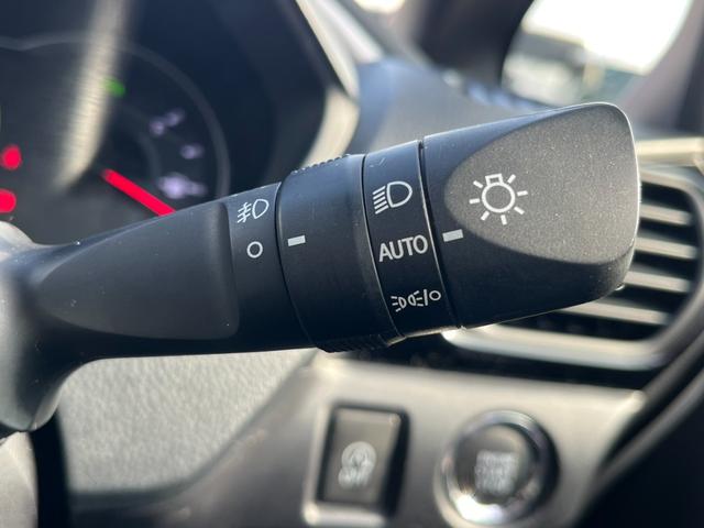 ヴォクシー ＺＳ煌ＩＩＩ　アルパインナビ＆フリップダウン／ドラレコ／ＥＴＣ／バックモニター　ヘッドライトＬＥＤ　Ｃセンサー　ＤＶＤ再生可　ワンオーナー車　リヤカメラ　ＥＴＣ車載器　地デジＴＶ　セキュリティアラーム　リアエアコン（21枚目）