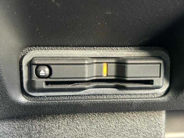 Ｎ－ＢＯＸカスタム ターボ　純正ナビ／フルセグＴＶ／ドラレコ３カメラ／ＥＴＣ　盗難防止システム　スマートキープッシュスタート　ブレーキサポート　１オーナー　サイドエアバック　パワーステアリング　パーキングセンサー　ＤＶＤ再生可（20枚目）