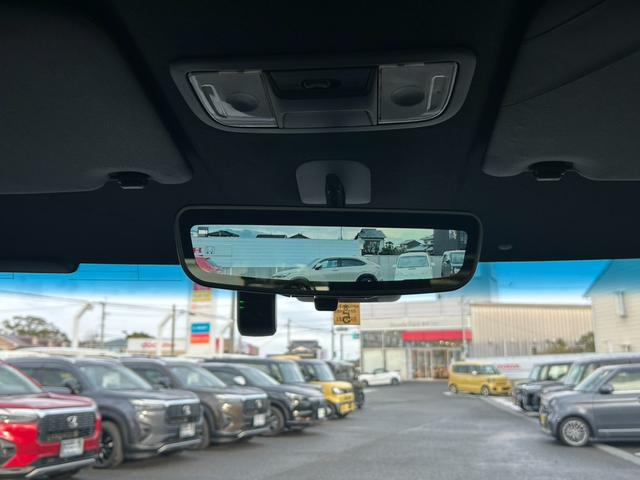 Ｎ－ＢＯＸカスタム Ｌターボスタイル＋ブラック　純正９インチナビ／フルセグＴＶ／アドバンスドルームミラー／ドラレコ　Ｗ電動ドア　ナビＴＶ　パワステ　禁煙　ベンチシート　オートクルーズ　エアバッグ　横滑防止装置　ＡＢＳ　ＵＳＢポート　サイドエアバッグ（18枚目）