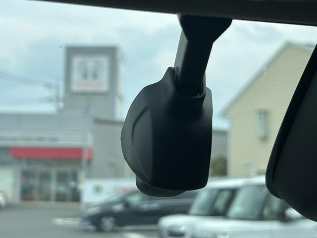 ヴェゼル e:HEVX 8インチナビ/フルセグTV/Bluetooth/ドラレコ前後/ETC アダクティブクルーズコントロール Wエアバッグ ブルートゥースオーディオ 電格ミラー オートLED 盗難防止 サイドエアバッグ(19枚目)