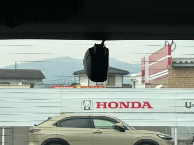 ヴェゼル e:HEVX 8インチナビ/フルセグTV/Bluetooth/ドラレコ前後/ETC アダクティブクルーズコントロール Wエアバッグ ブルートゥースオーディオ 電格ミラー オートLED 盗難防止 サイドエアバッグ(20枚目)