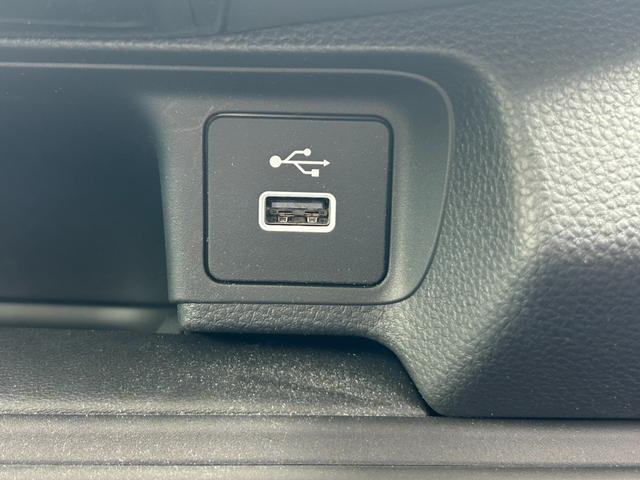 ヴェゼル e:HEVX 8インチナビ/フルセグTV/Bluetooth/ドラレコ前後/ETC アダクティブクルーズコントロール Wエアバッグ ブルートゥースオーディオ 電格ミラー オートLED 盗難防止 サイドエアバッグ(24枚目)