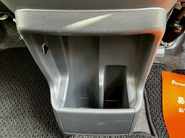 ワゴンＲ ＦＸ　キーレス　ＥＴＣ　アイドリングストップ　電動格納ミラー　ベンチシート　フルフラット　盗難防止システム　衝突安全ボディ　運転席・助手席エアバッグ　ＡＢＳ　取扱説明書（30枚目）