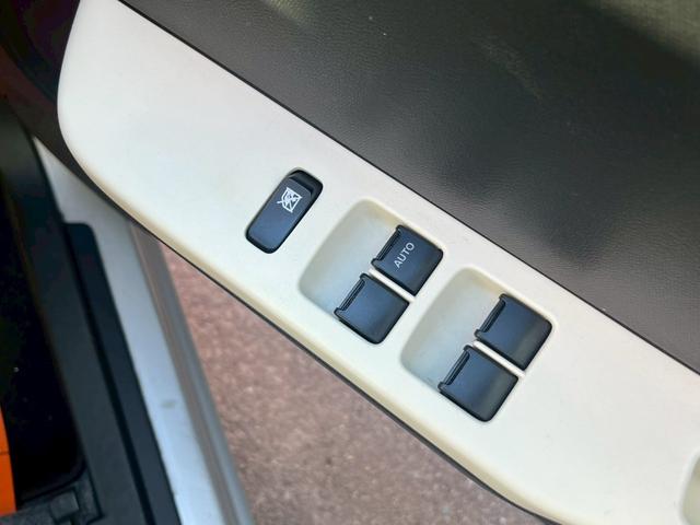 アルト Ｌ　キーレス　キー２個　アイドリングストップ　運転席シートヒーター　運転席・助手席エアバッグ　盗難防止システム　衝突安全ボディ　ＡＢＳ（3枚目）