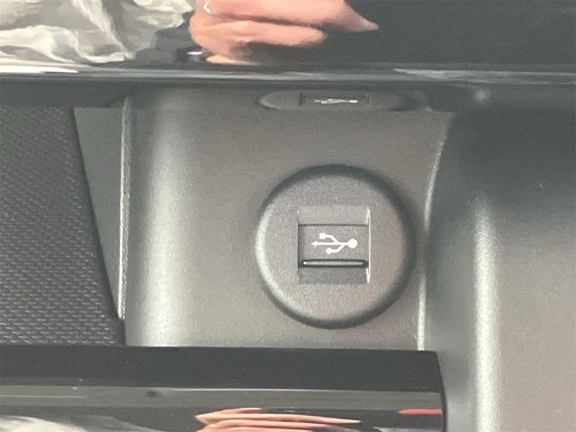 スペーシアカスタム ハイブリッドＸＳ　両側電動スライドドア　スズキコネクトオプション９インチナビ地デジＴＶ　全方位カメラ　Ｂｌｕｅｔｏｏｔｈ　アダクティブクルーズコントロール　オートライト　ＬＥＤヘッドライト　届出済未使用車（17枚目）