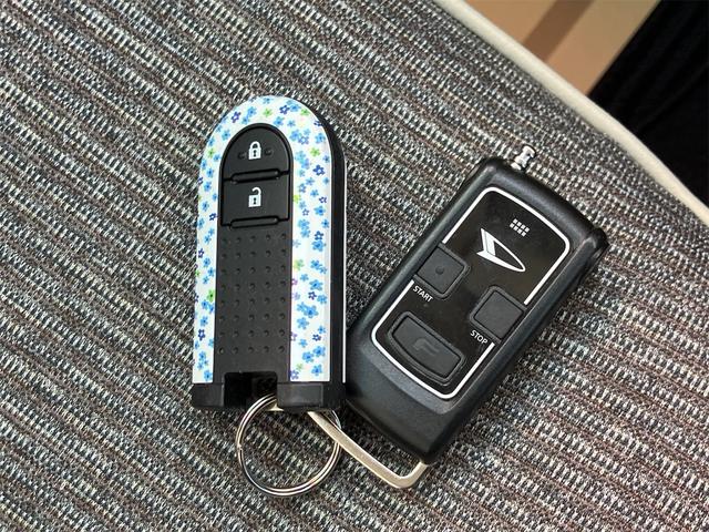 ミラトコット G SAIII LEDヘッドライト エアロ 純正エンジンスターター 全方位カメラ 純正ディスプレイオーディオ Bluetooth DVD再生 スマートキー シートヒーター 衝突軽減ブレーキ オートマチックハイビーム(9枚目)