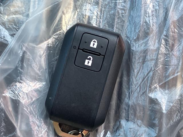 ワゴンＲ ＦＸ　届出済未使用車　デュアルブレーキサポート　レーンアシスト　クリアランスソナー　横滑り防止装置　スマートキー　プッシュスターター　オートライト　電動格納ドアミラー　ベンチシート（6枚目）