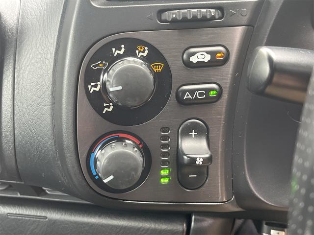 Ｓ２０００ ベースグレード　６速ＭＴ　ナビ　ＥＴＣ　プッシュスタート　スマートキー　ＤＶＤ再生　ＨＩＤ　パワステ　実走行６３６６８キロ　ＨＩＤ　パワーステアリング　パワーウィンドウ（22枚目）
