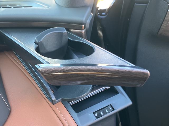 ヴェルファイアハイブリッド エグゼクティブラウンジ　全周囲カメラ　ナビ　ＴＶ　両側電動スライドドア　クリアランスソナー　オートクルーズコントロール　レーンアシスト　パークアシスト　衝突被害軽減システム　オートマチックハイビーム（65枚目）