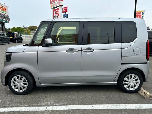 Ｎ－ＢＯＸ ベースグレード　届出済未使用車　被害軽減ブレーキ　リアカメラ　ＬＥＤヘッド　クルコン　ベンチシート（8枚目）