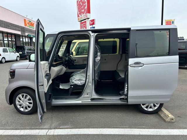 Ｎ－ＢＯＸ ベースグレード　届出済未使用車　被害軽減ブレーキ　リアカメラ　ＬＥＤヘッド　クルコン　ベンチシート（10枚目）