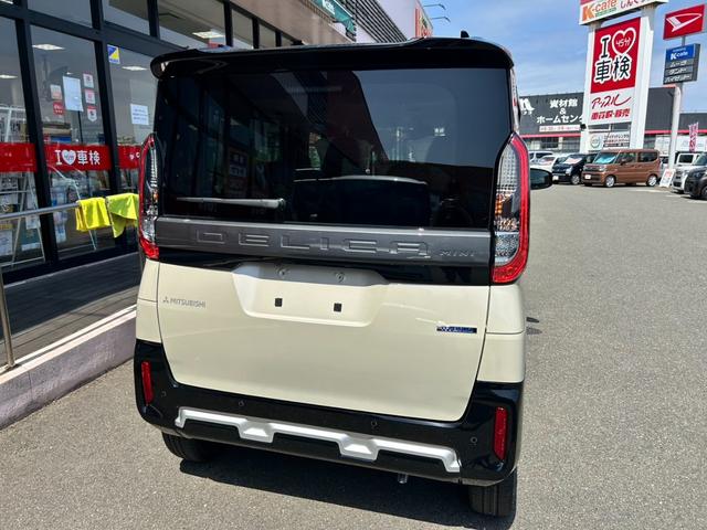 デリカミニ Ｇ　プレミアム　届出済未使用車　両側電動スライドドア　全方位モニター付き（9枚目）