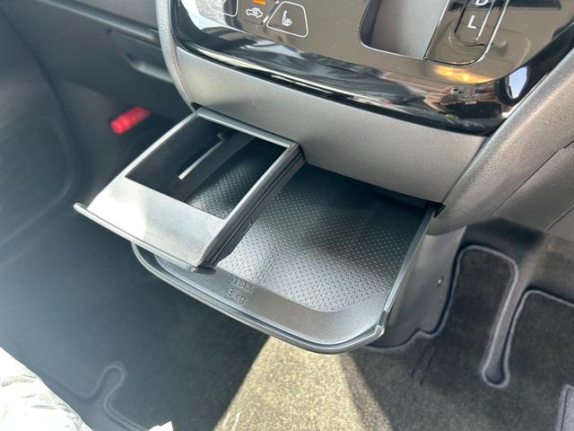 デリカミニ Ｇ　プレミアム　届出済未使用車　両側電動スライドドア　全方位モニター付き（28枚目）