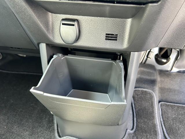 デリカミニ Ｇ　プレミアム　届出済未使用車　両側電動スライドドア　全方位モニター付き（29枚目）