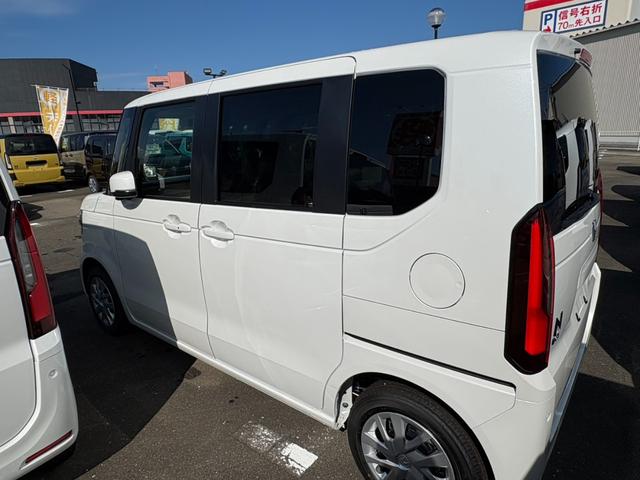 Ｎ－ＢＯＸ ベースグレード　届出済未使用車　衝突軽減ブレーキ　アダプティブクルーズコントロール　片側電動スライドドア　電子パーキング　ブレーキホールド　シートヒーター　キーフリー　オートエアコン（9枚目）