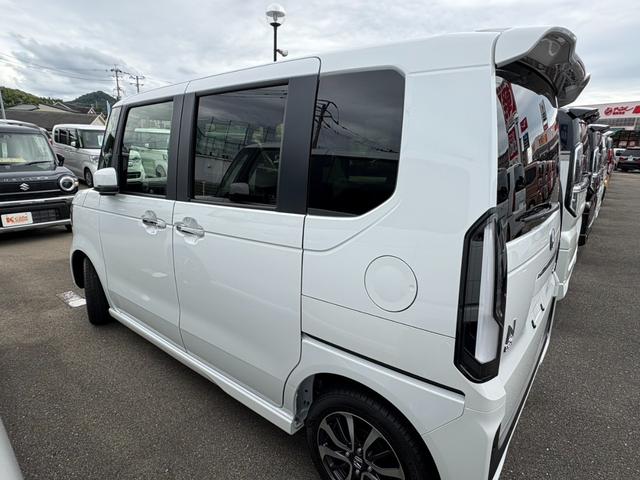 Ｎ－ＢＯＸカスタム ベースグレード　届出済未使用車　衝突軽減ブレーキ　アダプティブクルーズコントロール　片側電動スライドドア　電子パーキング　ブレーキホールド　シートヒーター　キーフリー　オートエアコン　純正アルミホイール（8枚目）