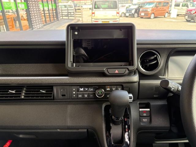 Ｎ－ＢＯＸカスタム ベースグレード　届出済未使用車　衝突軽減ブレーキ　アダプティブクルーズコントロール　片側電動スライドドア　電子パーキング　ブレーキホールド　シートヒーター　キーフリー　オートエアコン　純正アルミホイール（16枚目）