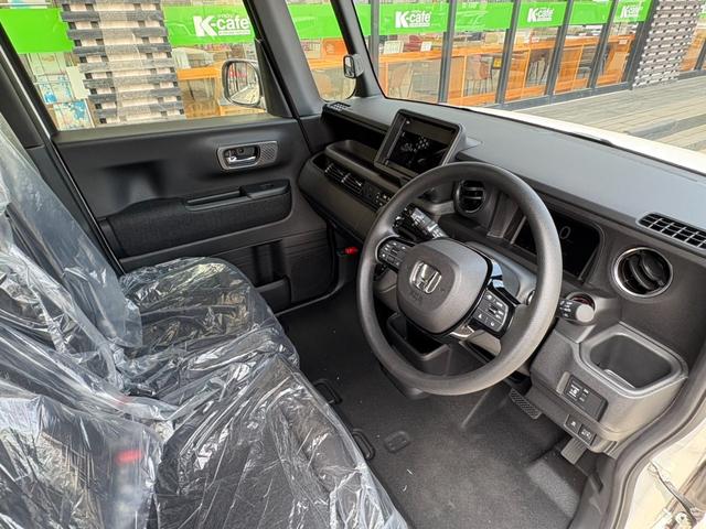Ｎ－ＢＯＸカスタム ベースグレード　届出済未使用車　衝突軽減ブレーキ　アダプティブクルーズコントロール　片側電動スライドドア　電子パーキング　ブレーキホールド　シートヒーター　キーフリー　オートエアコン　純正アルミホイール（17枚目）