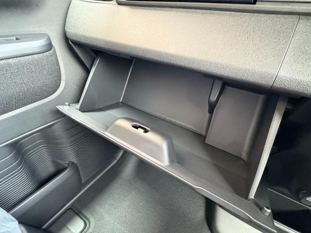 Ｎ－ＢＯＸカスタム ベースグレード　届出済未使用車　衝突軽減ブレーキ　アダプティブクルーズコントロール　片側電動スライドドア　電子パーキング　ブレーキホールド　シートヒーター　キーフリー　オートエアコン　純正アルミホイール（27枚目）