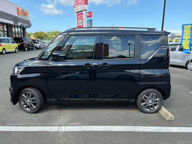 デリカミニ Ｇ　プレミアム　リミテッドエディション　届出済未使用車　衝突軽減ブレーキ　全方位モニター装着車　両側電動スライドドア　クルーズコントロール　ハンドルヒーター　電子パーキング　ブレーキホールド　純正アルミホイール（8枚目）
