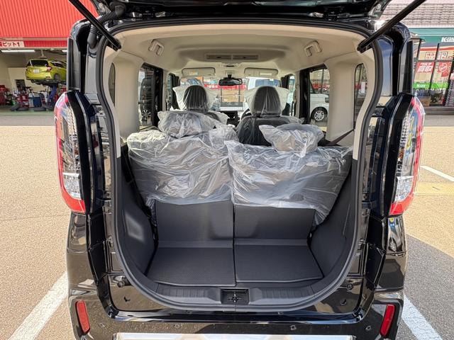 デリカミニ Ｇ　プレミアム　リミテッドエディション　届出済未使用車　衝突軽減ブレーキ　全方位モニター装着車　両側電動スライドドア　クルーズコントロール　ハンドルヒーター　電子パーキング　ブレーキホールド　純正アルミホイール（12枚目）